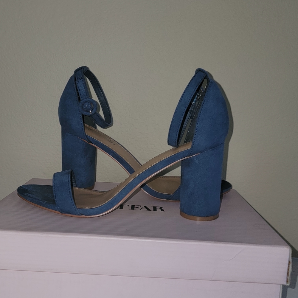 Slate Blue Cylindrical Heel Sandals - Picture 12 of 16